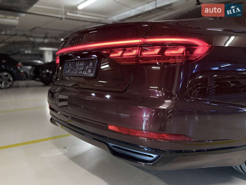 Седан Audi A8 2018 в Києві
