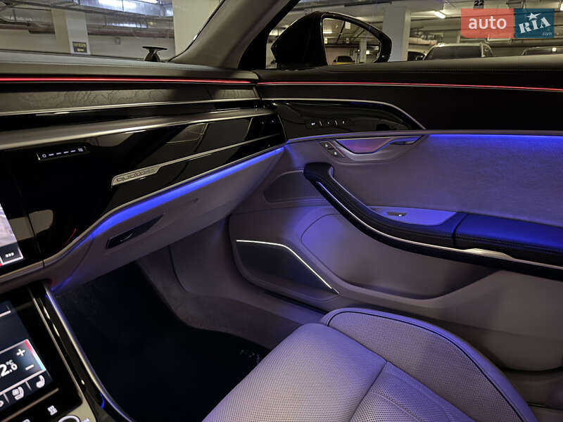 Седан Audi A8 2018 в Києві