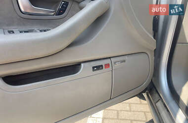 Седан Audi A8 2003 в 