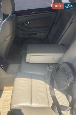 Седан Audi A8 2003 в 