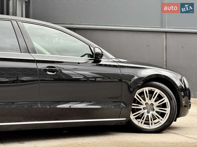 Седан Audi A8 2013 в Киеве