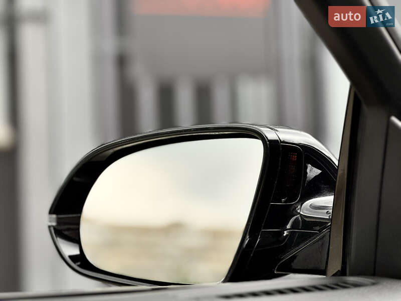 Седан Audi A8 2013 в Киеве