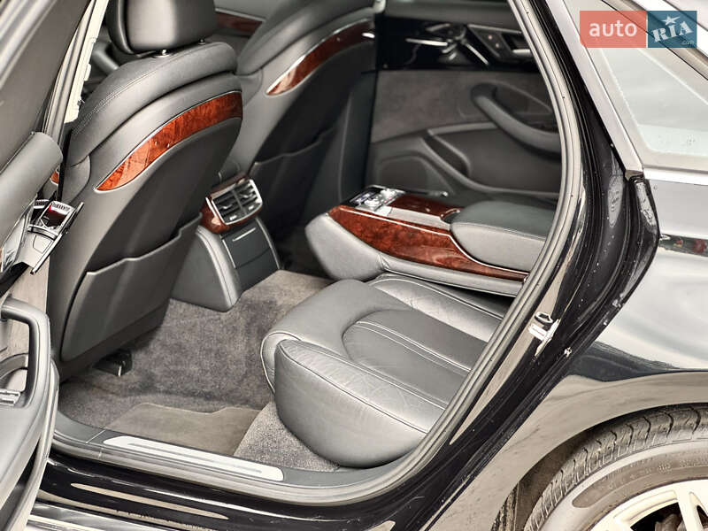 Седан Audi A8 2013 в Киеве
