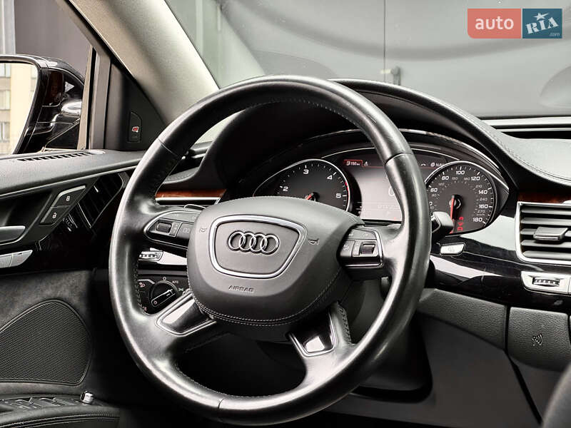Седан Audi A8 2013 в Киеве