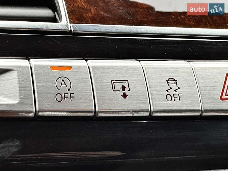 Седан Audi A8 2013 в Киеве