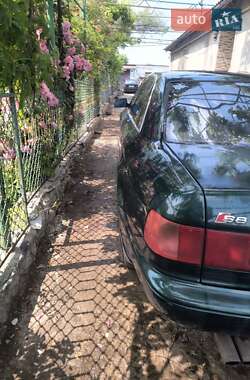 Седан Audi A8 1998 в 