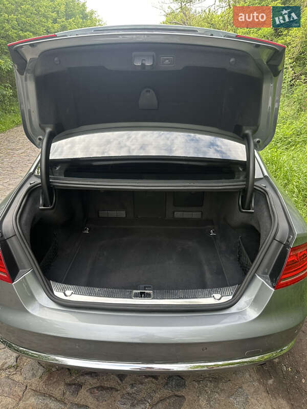 Седан Audi A8 2012 в Василькове