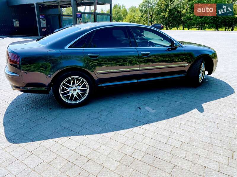 Седан Audi A8 2003 в Надвірній
