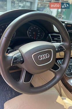 Седан Audi A8 2011 в 