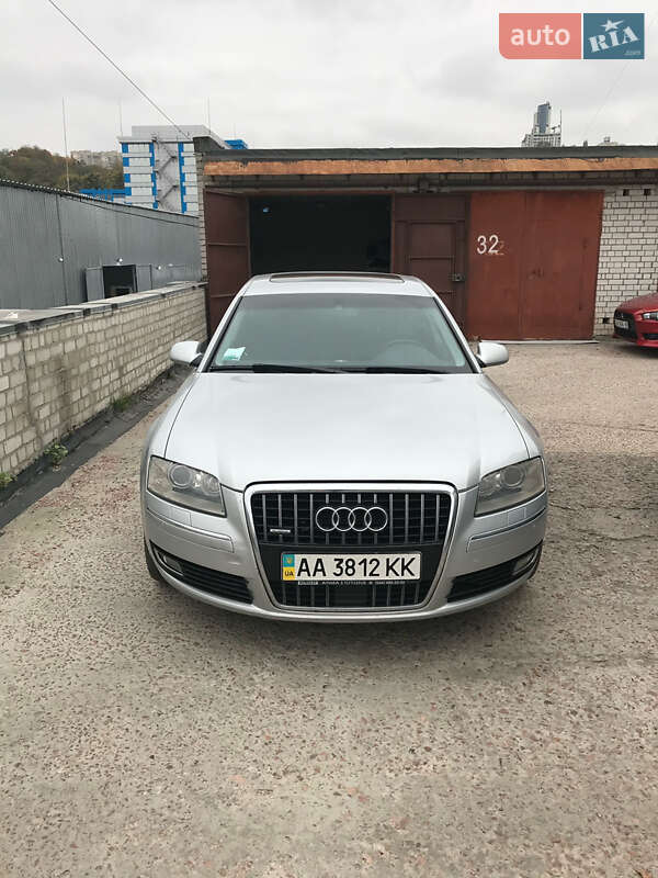 Седан Audi A8 2006 в Киеве