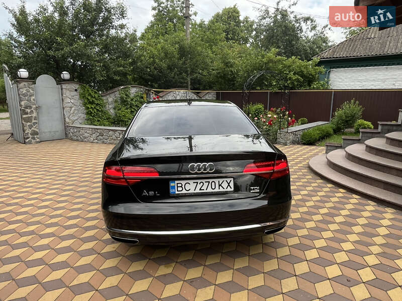 Седан Audi A8 2017 в Гребенке