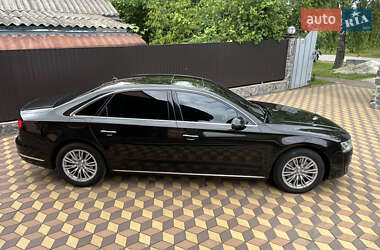 Седан Audi A8 2017 в 