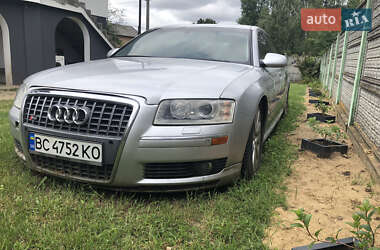 Седан Audi A8 2004 в Яворові