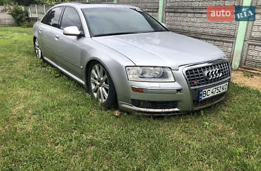 Седан Audi A8 2004 в 