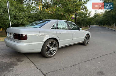 Седан Audi A8 1995 в 
