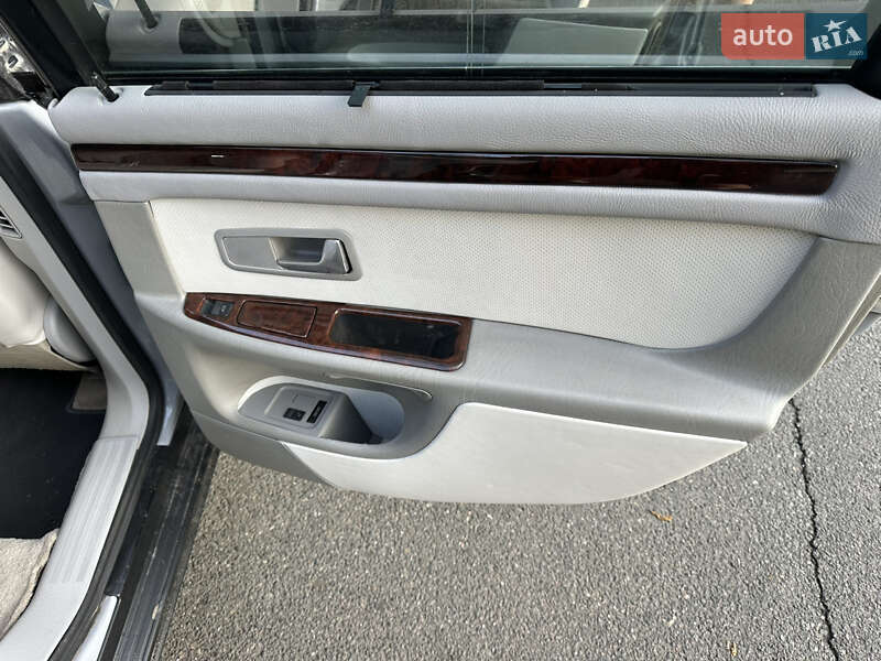 Седан Audi A8 1995 в Одесі