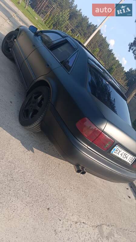 Седан Audi A8 1995 в Славуте