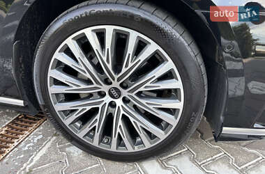 Седан Audi A8 2021 в 