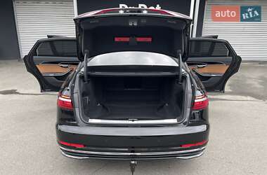 Седан Audi A8 2022 в 
