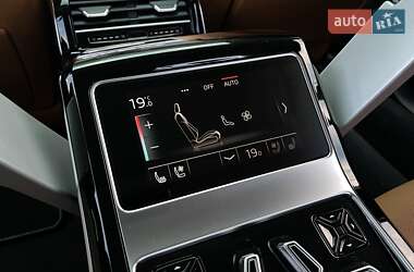 Седан Audi A8 2022 в 