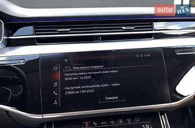 Седан Audi A8 2022 в 
