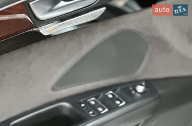 Седан Audi A8 2012 в 