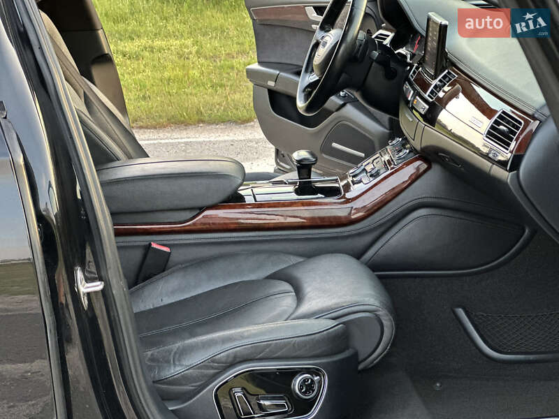 Седан Audi A8 2012 в Камне-Каширском