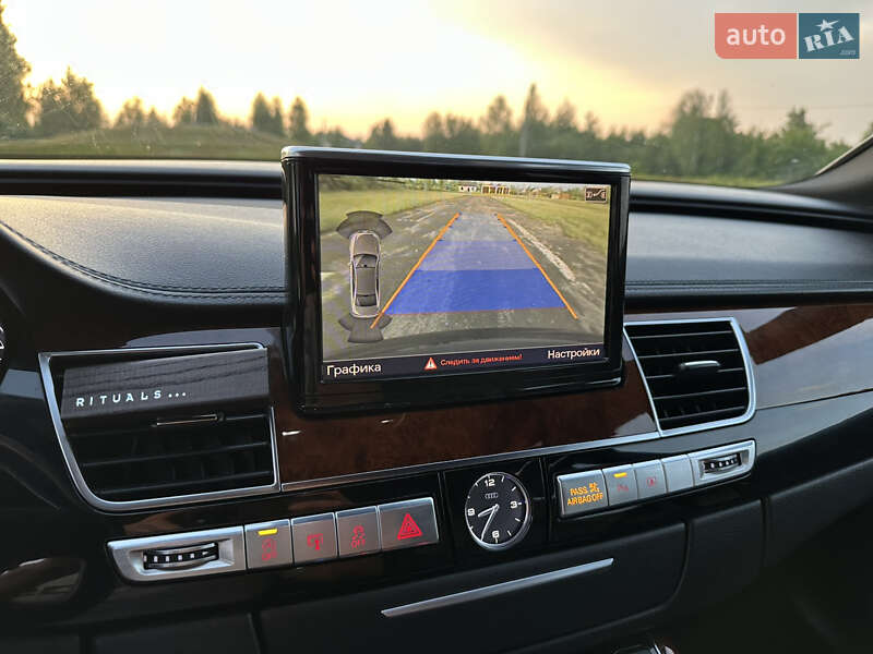 Седан Audi A8 2012 в Камне-Каширском