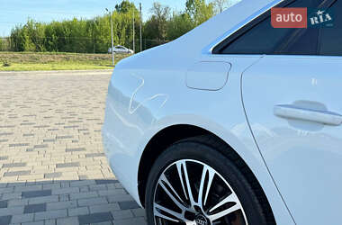Седан Audi A8 2013 в 