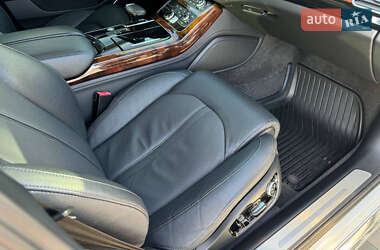 Седан Audi A8 2013 в 