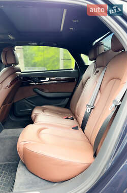 Седан Audi A8 2016 в 