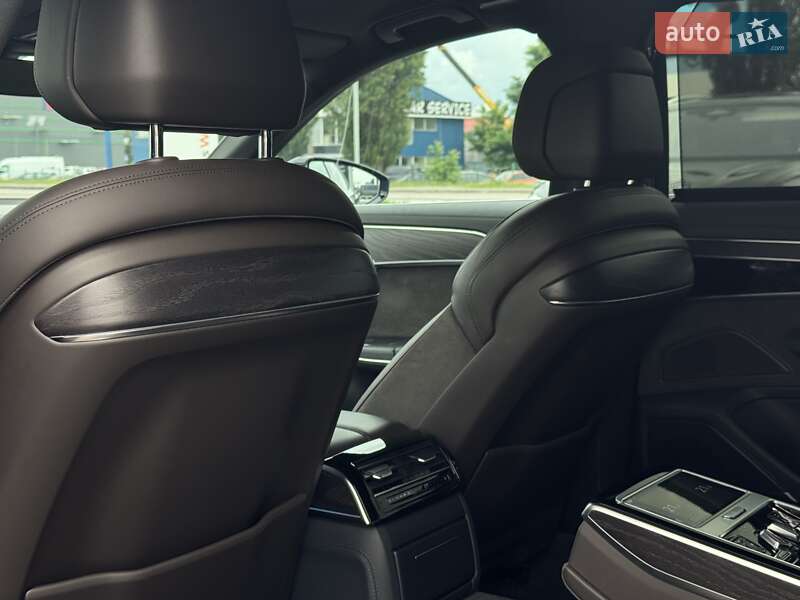 Седан Audi A8 2021 в Киеве