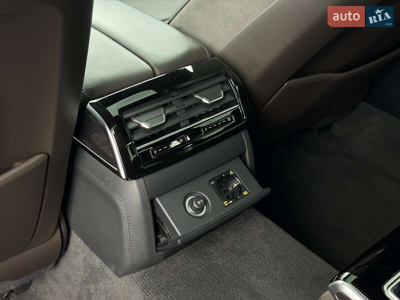Седан Audi A8 2021 в Киеве