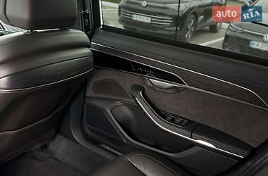 Седан Audi A8 2021 в 