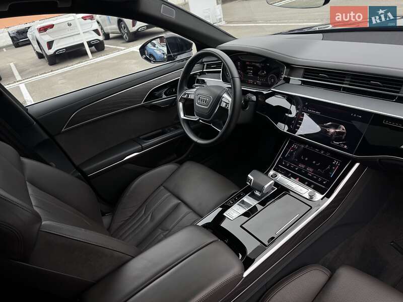 Седан Audi A8 2021 в Киеве