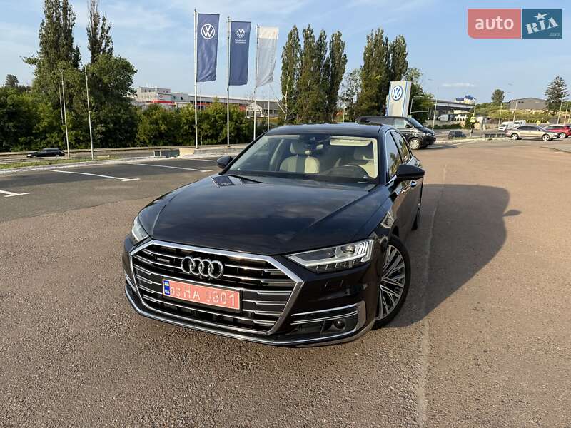 Седан Audi A8 2019 в 
