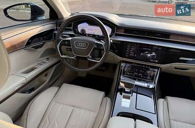 Седан Audi A8 2019 в 