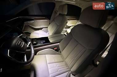 Седан Audi A8 2019 в 