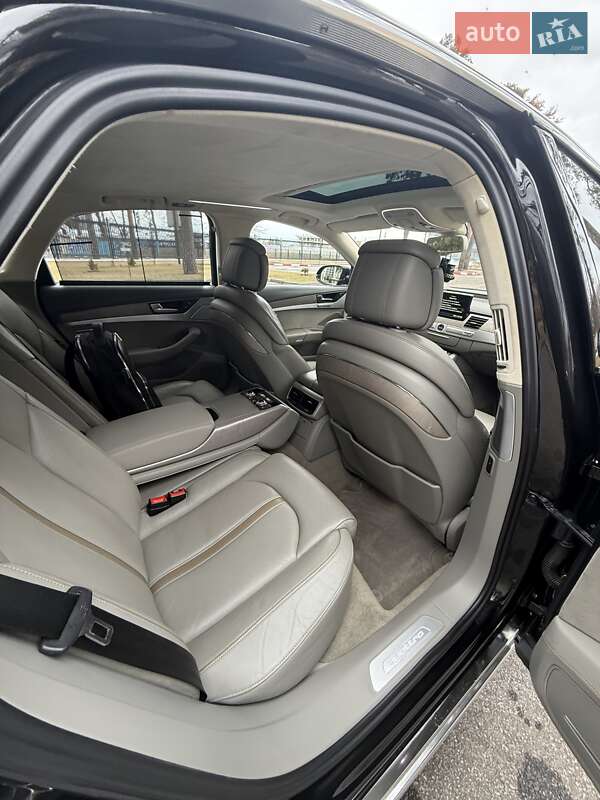 Седан Audi A8 2015 в Харькове