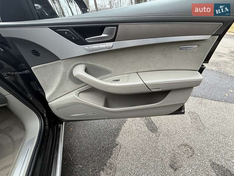 Седан Audi A8 2015 в Харькове