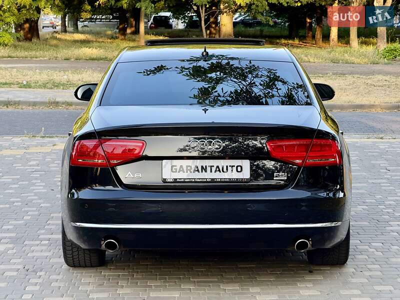 Седан Audi A8 2010 в Одесі