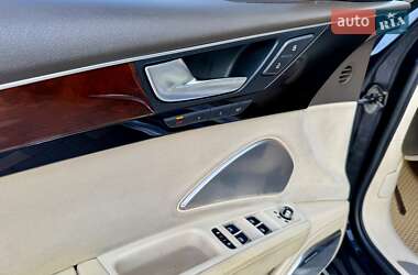 Седан Audi A8 2010 в 