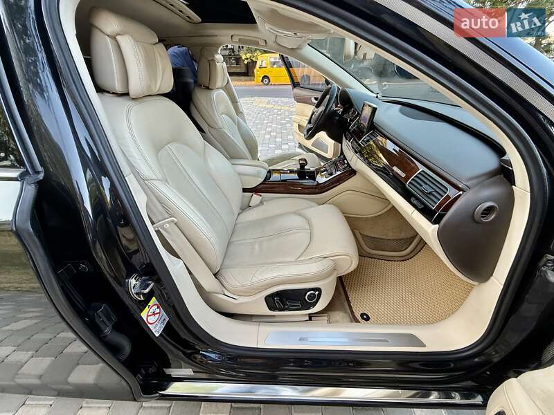 Седан Audi A8 2010 в Одесі