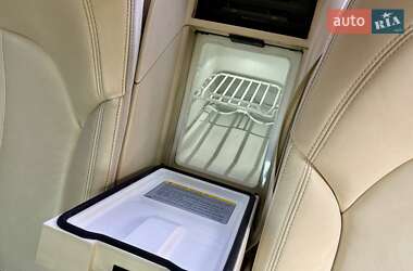 Седан Audi A8 2010 в 