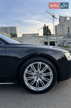 Седан Audi A8 2013 в 