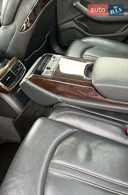 Седан Audi A8 2010 в 