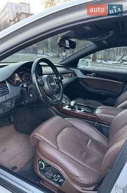 Седан Audi A8 2012 в 