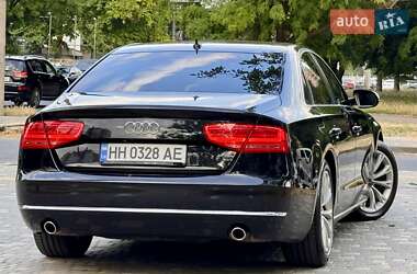 Седан Audi A8 2011 в 
