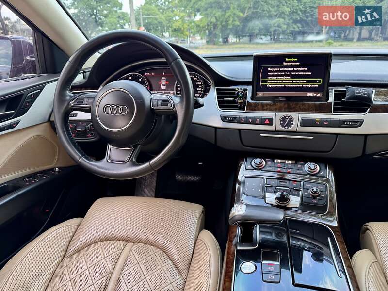 Седан Audi A8 2011 в Одессе