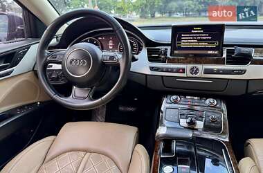 Седан Audi A8 2011 в 